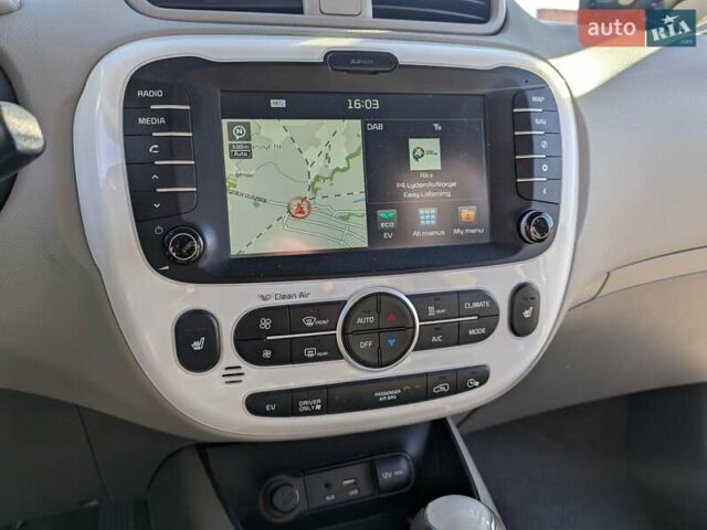 Сірий Кіа Soul EV, об'ємом двигуна 0 л та пробігом 166 тис. км за 5500 $, фото 49 на Automoto.ua