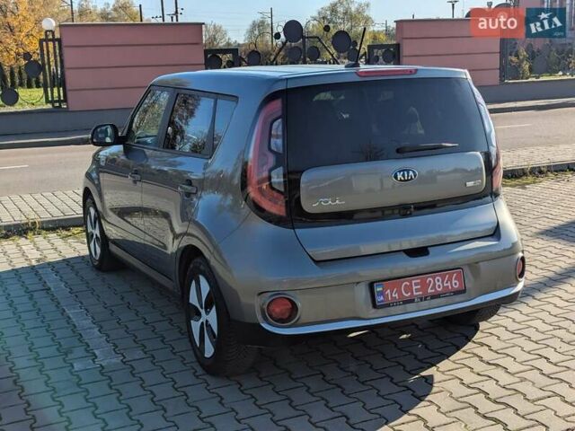 Сірий Кіа Soul EV, об'ємом двигуна 0 л та пробігом 166 тис. км за 5500 $, фото 14 на Automoto.ua