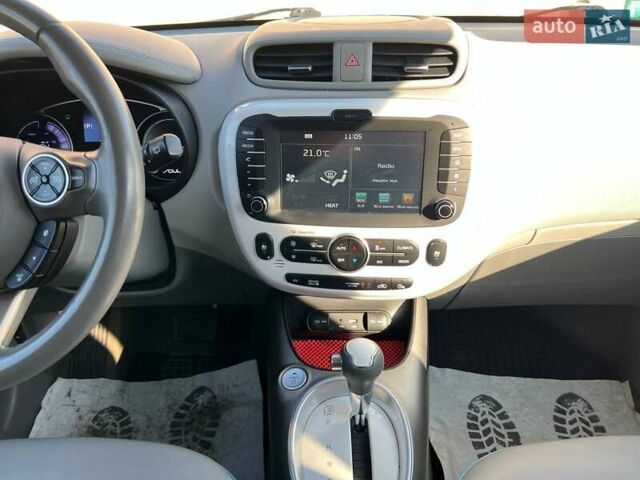 Кіа Soul EV 2015 у Коломые на Automoto.ua Сірий Кіа Soul EV, об'ємом двигуна 0 л та пробігом 152 тис. км за 6499 $, фото 28 на Automoto.ua