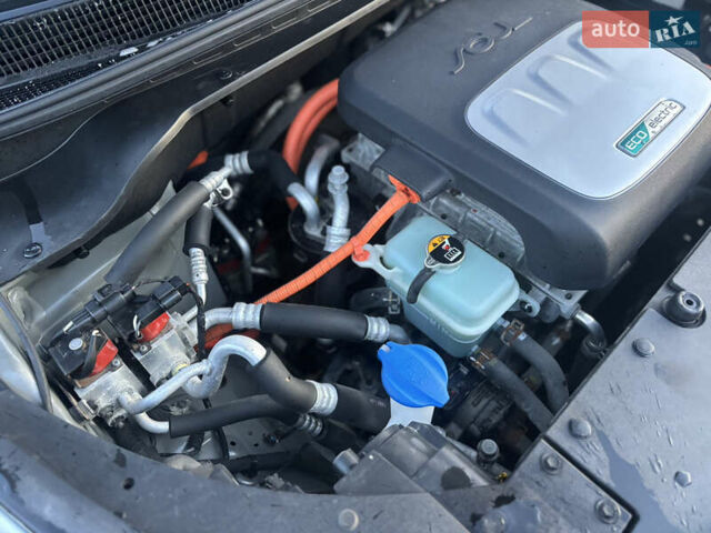 Серый Киа Soul EV, объемом двигателя 0 л и пробегом 117 тыс. км за 6750 $, фото 45 на Automoto.ua