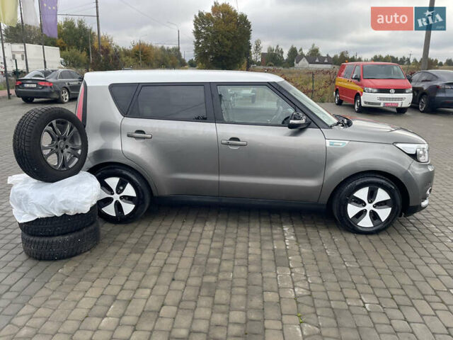 Серый Киа Soul EV, объемом двигателя 0 л и пробегом 110 тыс. км за 5950 $, фото 6 на Automoto.ua