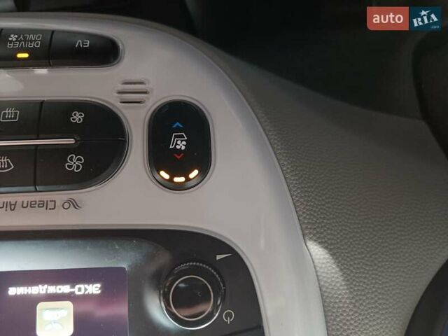 Сірий Кіа Soul EV, об'ємом двигуна 0 л та пробігом 142 тис. км за 6900 $, фото 40 на Automoto.ua