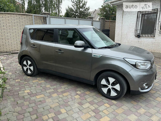 Сірий Кіа Soul EV, об'ємом двигуна 0 л та пробігом 116 тис. км за 11900 $, фото 49 на Automoto.ua