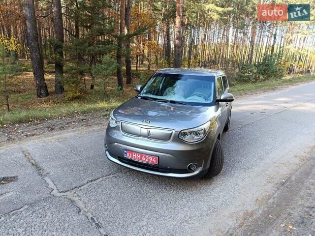 Кіа Soul EV 2015 у Остоге на Automoto.ua Сірий Кіа Soul EV, об'ємом двигуна 0 л та пробігом 98 тис. км за 7700 $, фото 5 на Automoto.ua