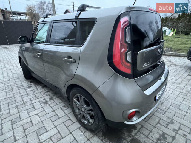 Серый Киа Soul EV, объемом двигателя 0 л и пробегом 118 тыс. км за 7600 $, фото 40 на Automoto.ua