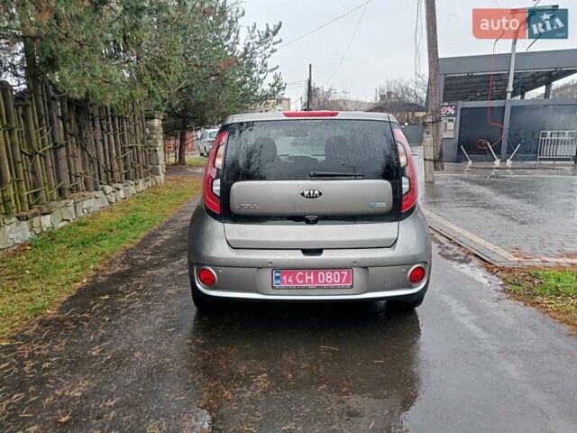 Сірий Кіа Soul EV, об'ємом двигуна 0 л та пробігом 142 тис. км за 6900 $, фото 5 на Automoto.ua