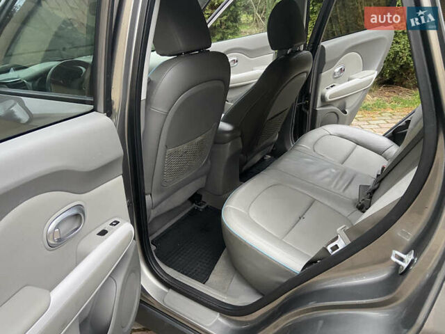 Сірий Кіа Soul EV, об'ємом двигуна 0 л та пробігом 168 тис. км за 9800 $, фото 10 на Automoto.ua