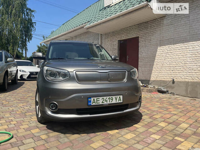 Сірий Кіа Soul EV, об'ємом двигуна 0 л та пробігом 116 тис. км за 11900 $, фото 47 на Automoto.ua