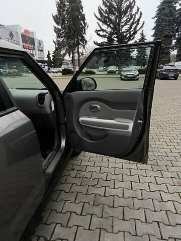 Серый Киа Soul EV, объемом двигателя 0 л и пробегом 59 тыс. км за 6900 $, фото 3 на Automoto.ua