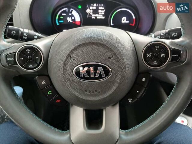 Сірий Кіа Soul EV, об'ємом двигуна 0 л та пробігом 142 тис. км за 6900 $, фото 45 на Automoto.ua