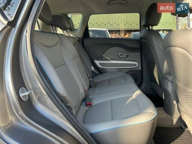 Кіа Soul EV 2015 у Коломые на Automoto.ua Сірий Кіа Soul EV, об'ємом двигуна 0 л та пробігом 152 тис. км за 6499 $, фото 27 на Automoto.ua