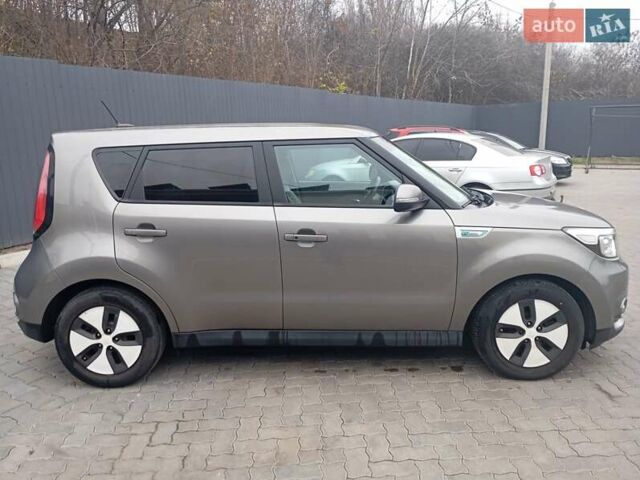 Серый Киа Soul EV, объемом двигателя 0 л и пробегом 164 тыс. км за 8600 $, фото 9 на Automoto.ua