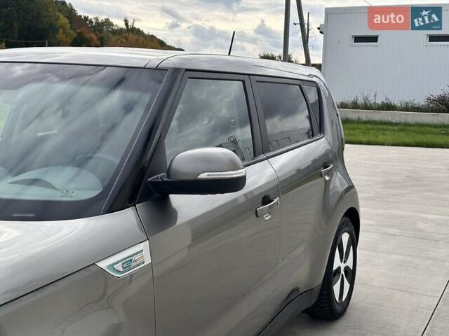 Серый Киа Soul EV, объемом двигателя 0 л и пробегом 165 тыс. км за 8899 $, фото 8 на Automoto.ua