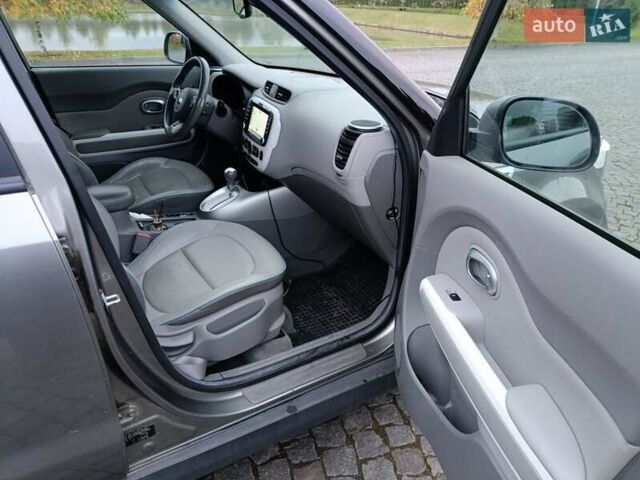 Сірий Кіа Soul EV, об'ємом двигуна 0 л та пробігом 180 тис. км за 9000 $, фото 10 на Automoto.ua