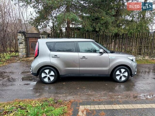 Сірий Кіа Soul EV, об'ємом двигуна 0 л та пробігом 142 тис. км за 6900 $, фото 8 на Automoto.ua