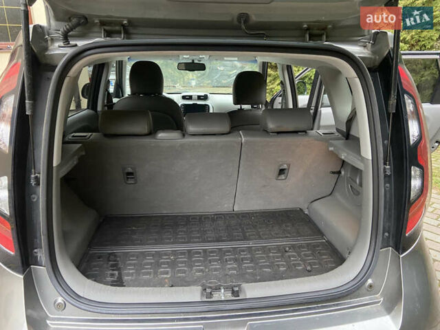 Сірий Кіа Soul EV, об'ємом двигуна 0 л та пробігом 168 тис. км за 9800 $, фото 9 на Automoto.ua