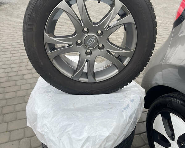 Серый Киа Soul EV, объемом двигателя 0 л и пробегом 110 тыс. км за 5950 $, фото 23 на Automoto.ua