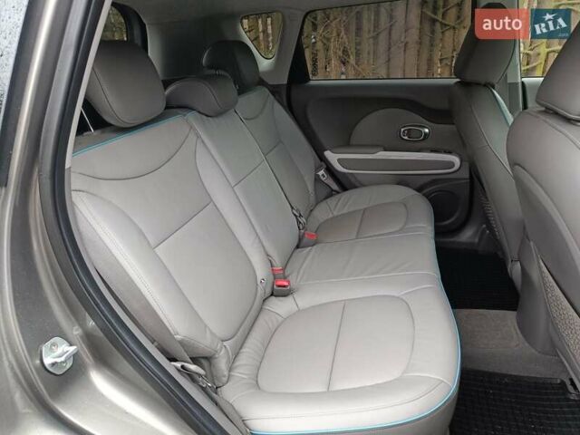 Сірий Кіа Soul EV, об'ємом двигуна 0 л та пробігом 142 тис. км за 6900 $, фото 30 на Automoto.ua