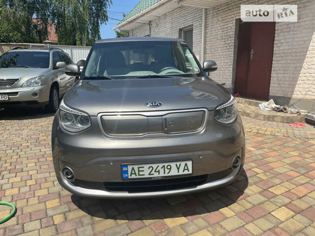 Сірий Кіа Soul EV, об'ємом двигуна 0 л та пробігом 116 тис. км за 11900 $, фото 26 на Automoto.ua