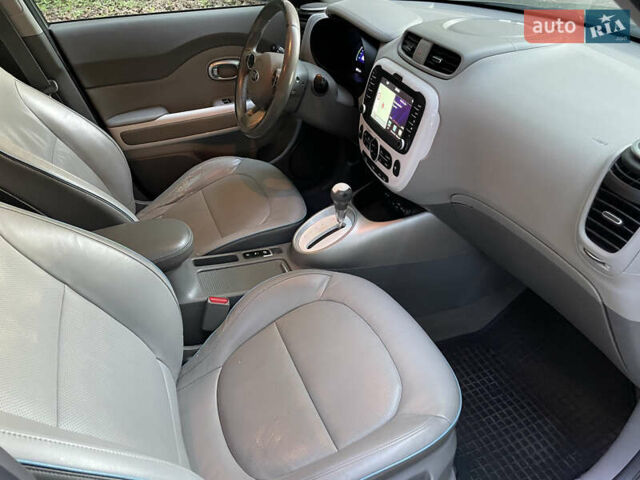 Сірий Кіа Soul EV, об'ємом двигуна 0 л та пробігом 146 тис. км за 11500 $, фото 10 на Automoto.ua