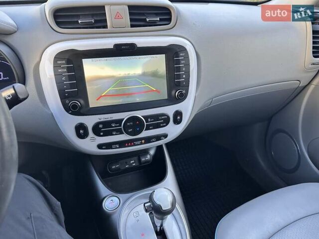 Серый Киа Soul EV, объемом двигателя 0 л и пробегом 160 тыс. км за 9699 $, фото 10 на Automoto.ua