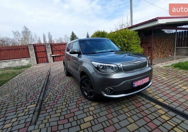Сірий Кіа Soul EV, об'ємом двигуна 0 л та пробігом 100 тис. км за 9999 $, фото 1 на Automoto.ua