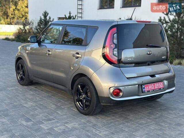 Серый Киа Soul EV, объемом двигателя 0 л и пробегом 160 тыс. км за 9699 $, фото 8 на Automoto.ua