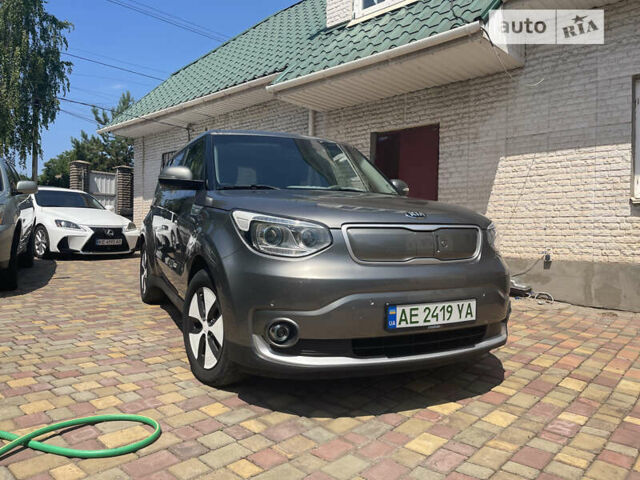 Сірий Кіа Soul EV, об'ємом двигуна 0 л та пробігом 116 тис. км за 11900 $, фото 39 на Automoto.ua