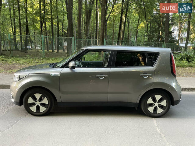 Сірий Кіа Soul EV, об'ємом двигуна 0 л та пробігом 146 тис. км за 11500 $, фото 2 на Automoto.ua