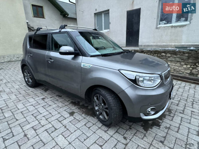 Серый Киа Soul EV, объемом двигателя 0 л и пробегом 118 тыс. км за 7600 $, фото 32 на Automoto.ua