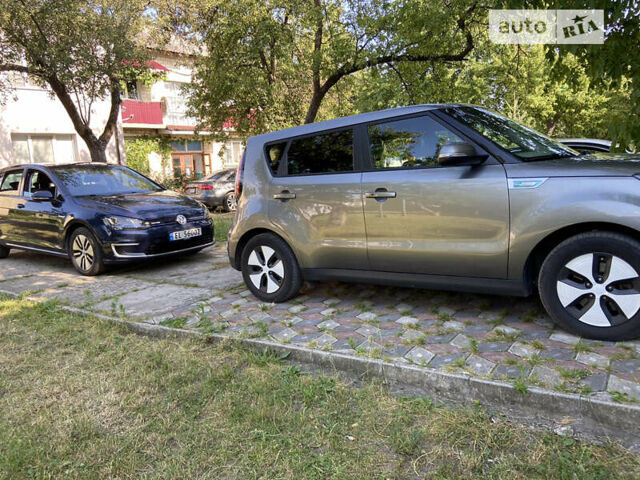 Сірий Кіа Soul EV, об'ємом двигуна 0 л та пробігом 86 тис. км за 11500 $, фото 2 на Automoto.ua