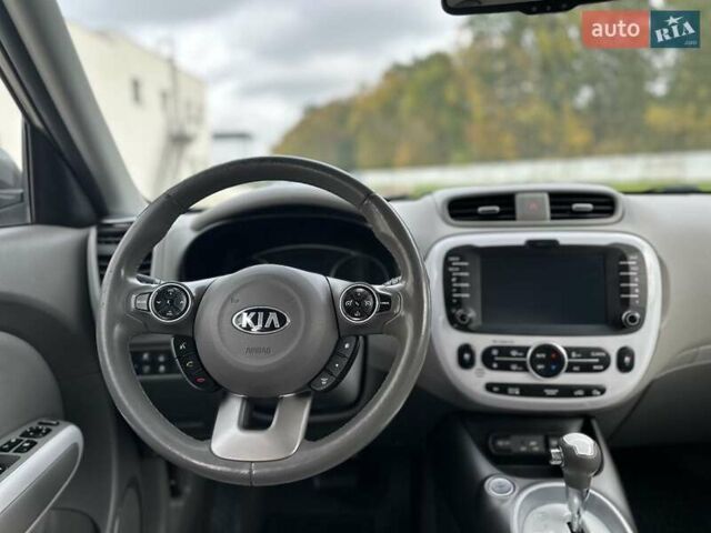 Серый Киа Soul EV, объемом двигателя 0 л и пробегом 165 тыс. км за 8899 $, фото 9 на Automoto.ua