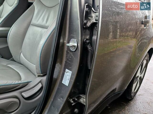 Сірий Кіа Soul EV, об'ємом двигуна 0 л та пробігом 142 тис. км за 6900 $, фото 49 на Automoto.ua