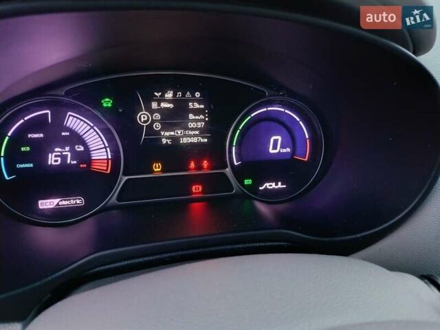 Сірий Кіа Soul EV, об'ємом двигуна 0 л та пробігом 180 тис. км за 9000 $, фото 18 на Automoto.ua