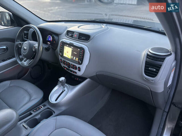 Серый Киа Soul EV, объемом двигателя 0 л и пробегом 117 тыс. км за 6750 $, фото 41 на Automoto.ua