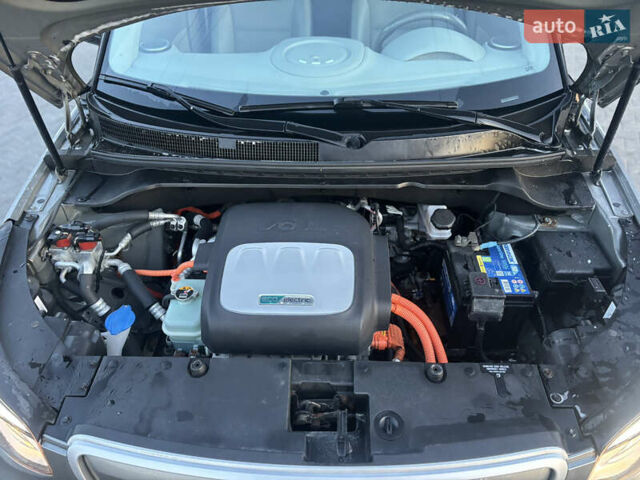 Серый Киа Soul EV, объемом двигателя 0 л и пробегом 117 тыс. км за 6750 $, фото 43 на Automoto.ua