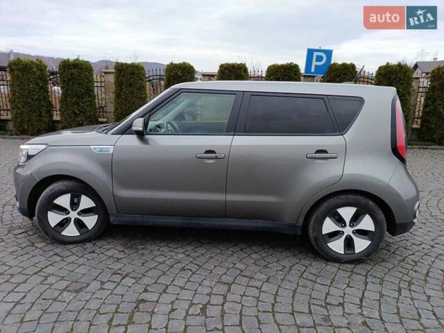 Сірий Кіа Soul EV, об'ємом двигуна 0 л та пробігом 180 тис. км за 9000 $, фото 4 на Automoto.ua