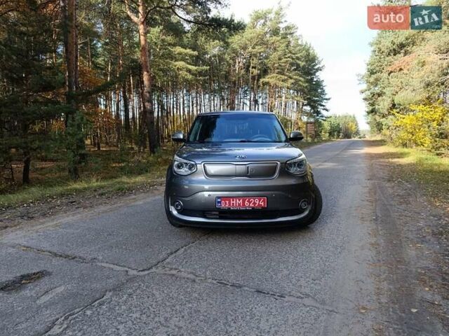 Кіа Soul EV 2015 у Остоге на Automoto.ua Сірий Кіа Soul EV, об'ємом двигуна 0 л та пробігом 98 тис. км за 7700 $, фото 10 на Automoto.ua
