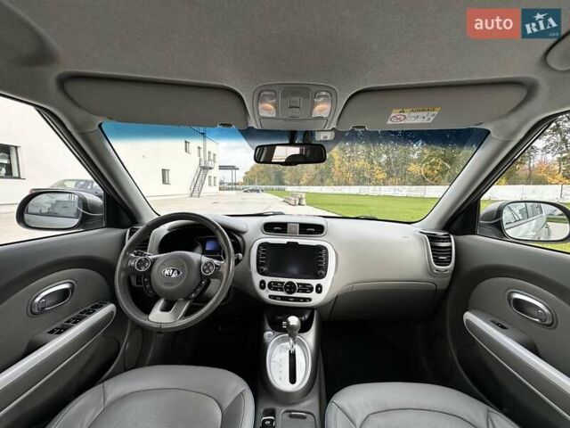 Серый Киа Soul EV, объемом двигателя 0 л и пробегом 165 тыс. км за 8899 $, фото 2 на Automoto.ua