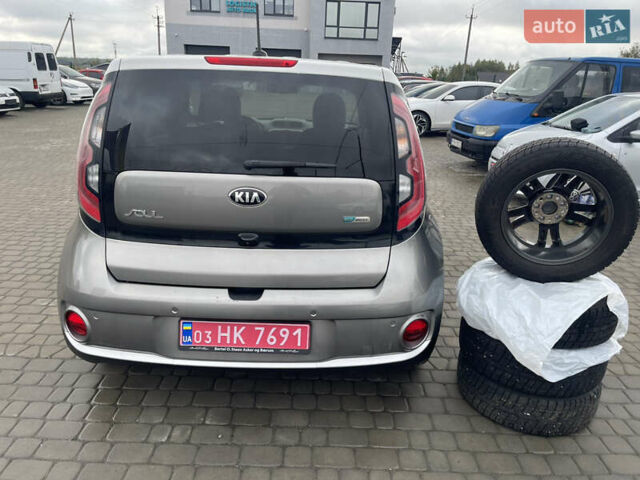 Серый Киа Soul EV, объемом двигателя 0 л и пробегом 110 тыс. км за 5950 $, фото 4 на Automoto.ua