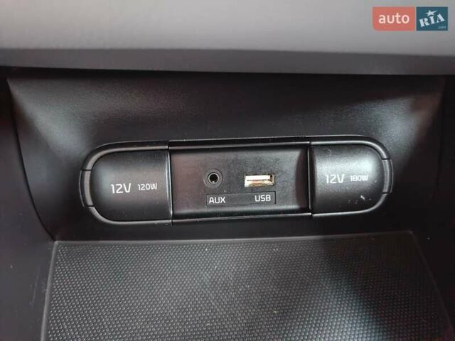 Сірий Кіа Soul EV, об'ємом двигуна 0 л та пробігом 142 тис. км за 6900 $, фото 46 на Automoto.ua