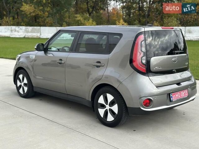 Серый Киа Soul EV, объемом двигателя 0 л и пробегом 165 тыс. км за 8899 $, фото 3 на Automoto.ua
