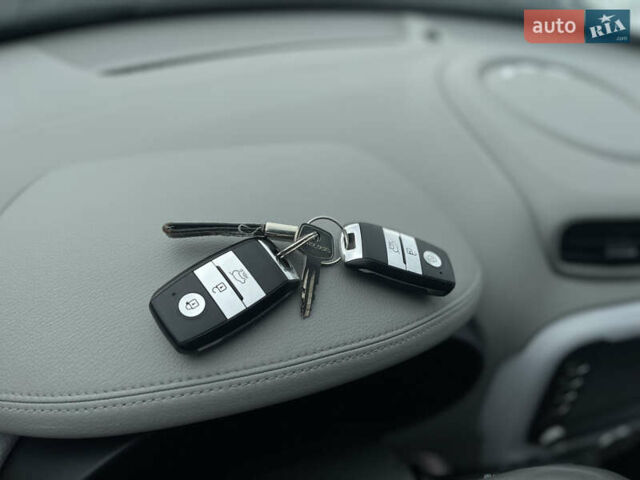 Серый Киа Soul EV, объемом двигателя 0 л и пробегом 110 тыс. км за 5950 $, фото 17 на Automoto.ua