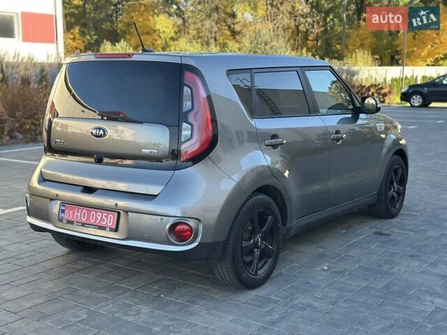 Серый Киа Soul EV, объемом двигателя 0 л и пробегом 160 тыс. км за 9699 $, фото 7 на Automoto.ua