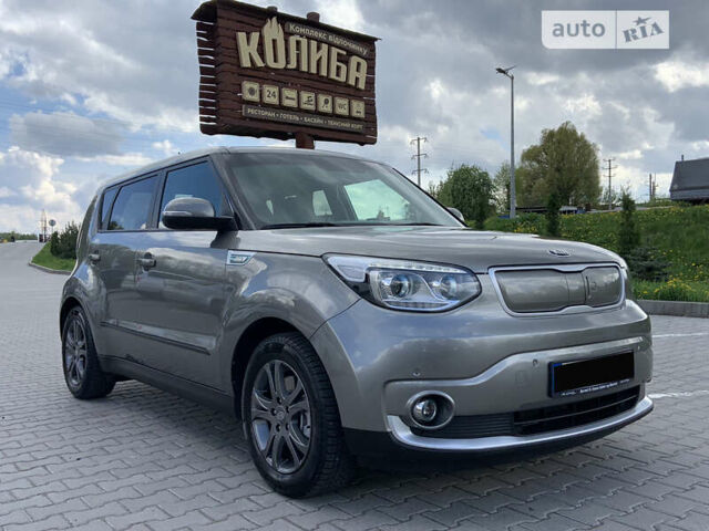 Серый Киа Soul EV, объемом двигателя 0 л и пробегом 78 тыс. км за 8900 $, фото 3 на Automoto.ua