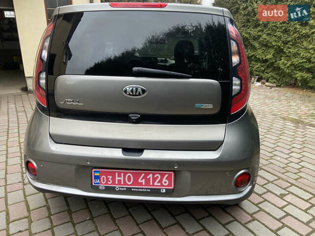 Сірий Кіа Soul EV, об'ємом двигуна 0 л та пробігом 168 тис. км за 9800 $, фото 3 на Automoto.ua