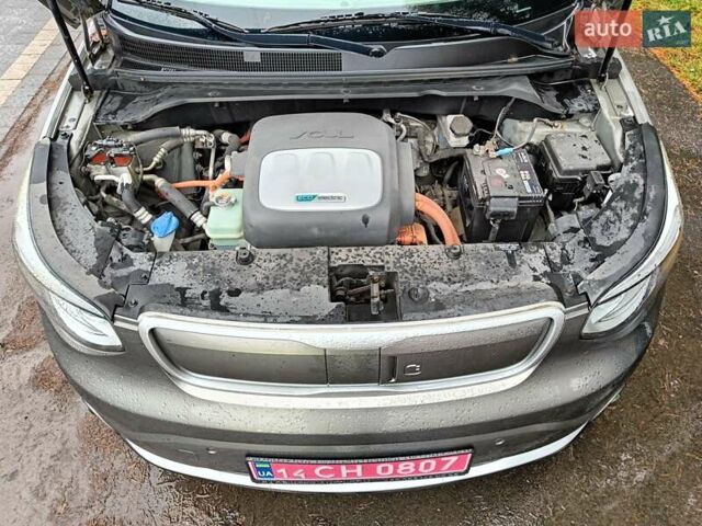Сірий Кіа Soul EV, об'ємом двигуна 0 л та пробігом 142 тис. км за 6900 $, фото 61 на Automoto.ua