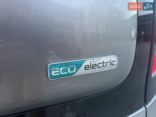 Серый Киа Soul EV, объемом двигателя 0 л и пробегом 117 тыс. км за 6750 $, фото 33 на Automoto.ua