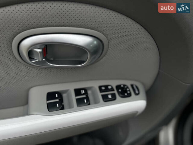 Серый Киа Soul EV, объемом двигателя 0 л и пробегом 110 тыс. км за 5950 $, фото 13 на Automoto.ua