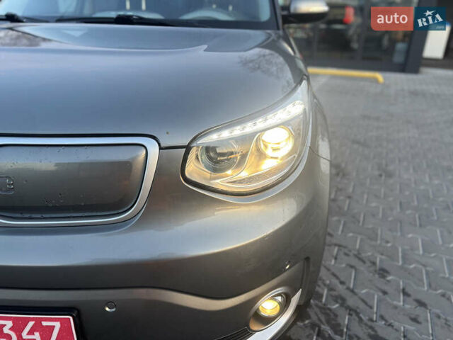 Серый Киа Soul EV, объемом двигателя 0 л и пробегом 117 тыс. км за 6750 $, фото 13 на Automoto.ua